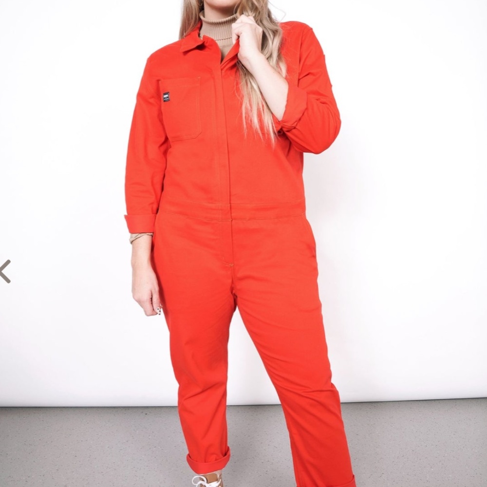Red Essential Coverall from Wild Fang, Size L Sold Out Online - Picture 2 of 2